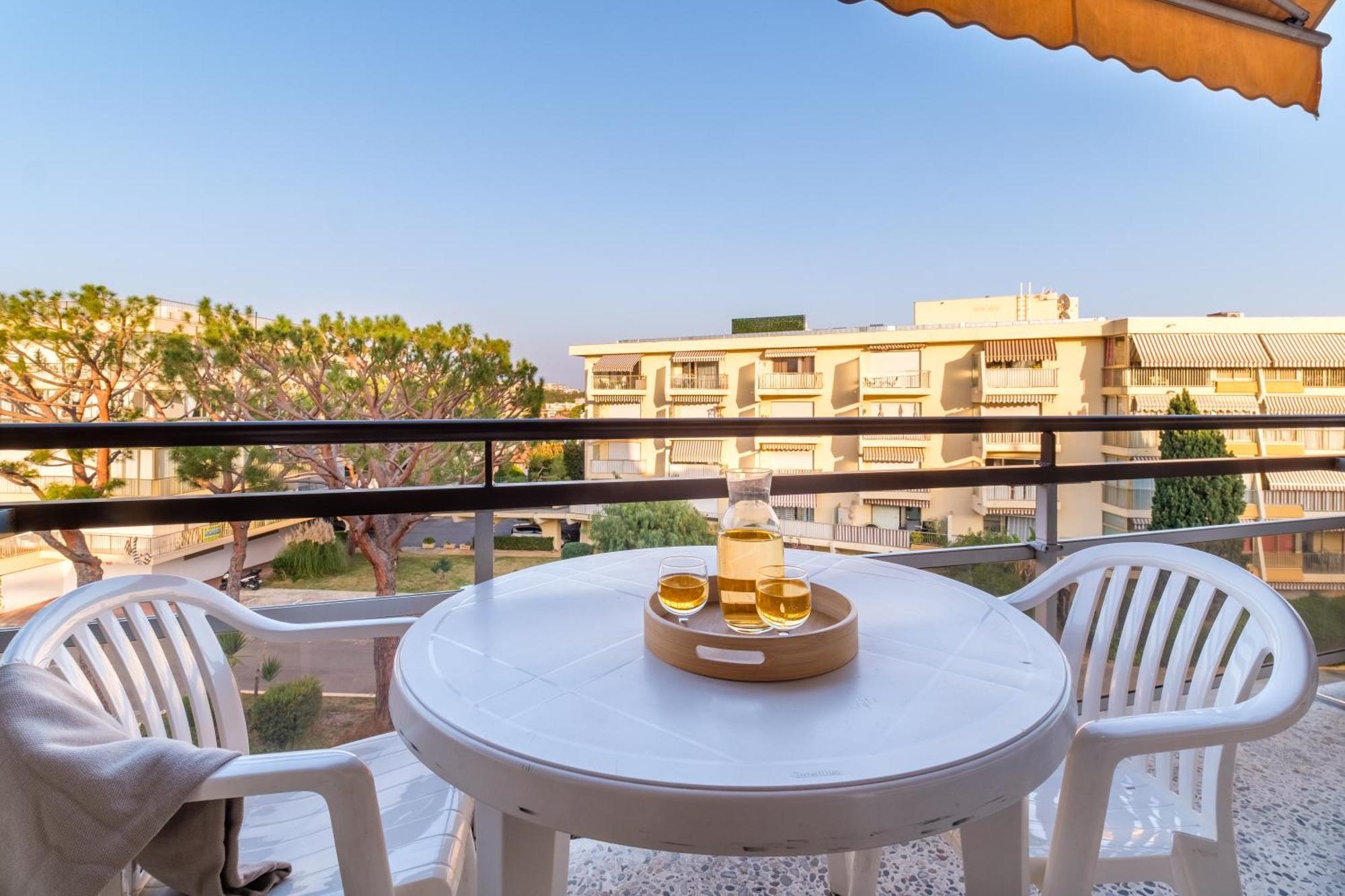 Residence Heliotel Marine Saint-Laurent-du-Var Eksteriør billede
