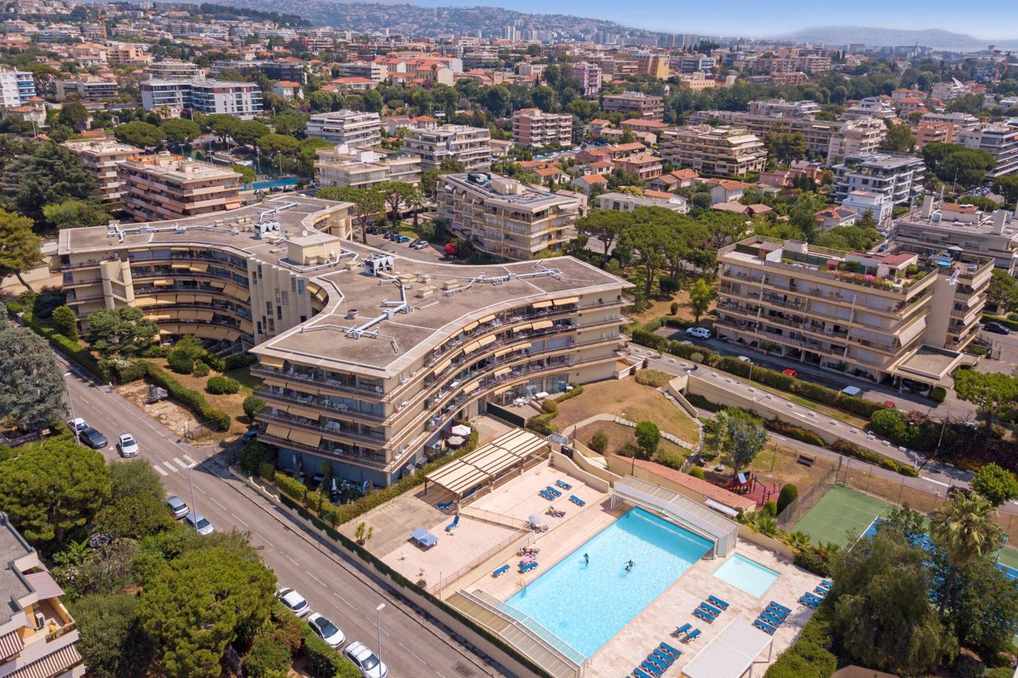 Residence Heliotel Marine Saint-Laurent-du-Var Eksteriør billede